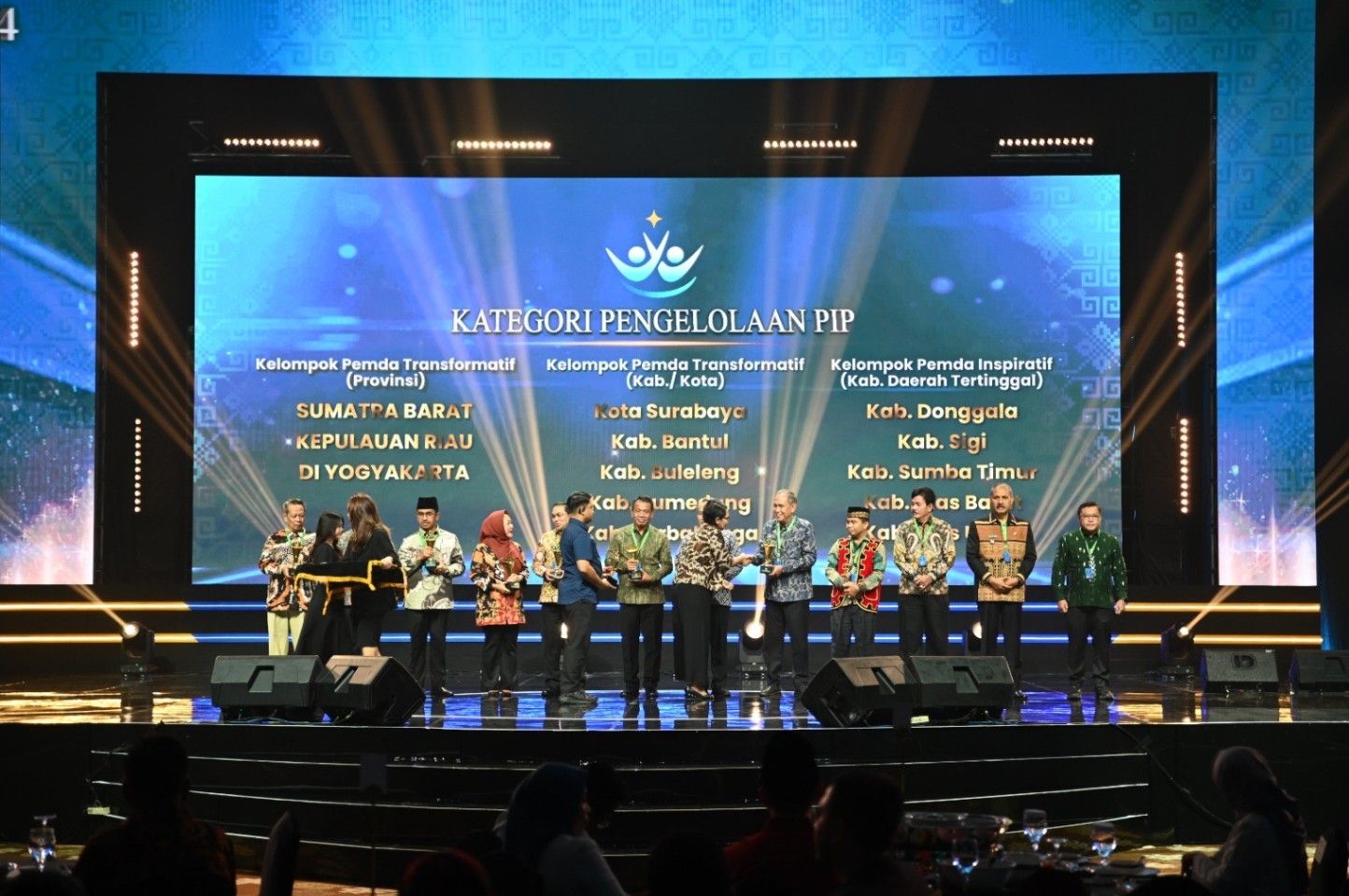 Pemkot Surabaya Raih Penghargaan Pengelolaan PIP Transformatif dari Kemendikbud Ristek