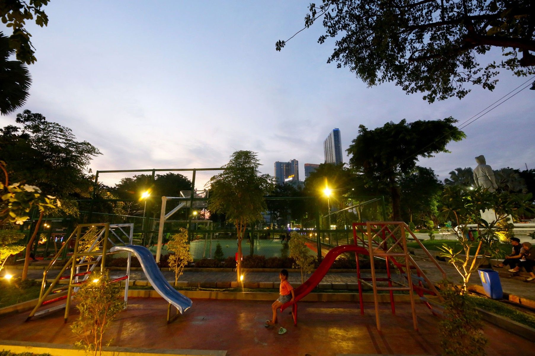 Menuju Kota Layak Anak Dunia, Pemkot Lengkapi 38 Taman Aktif di Surabaya dengan Perabot Bermain