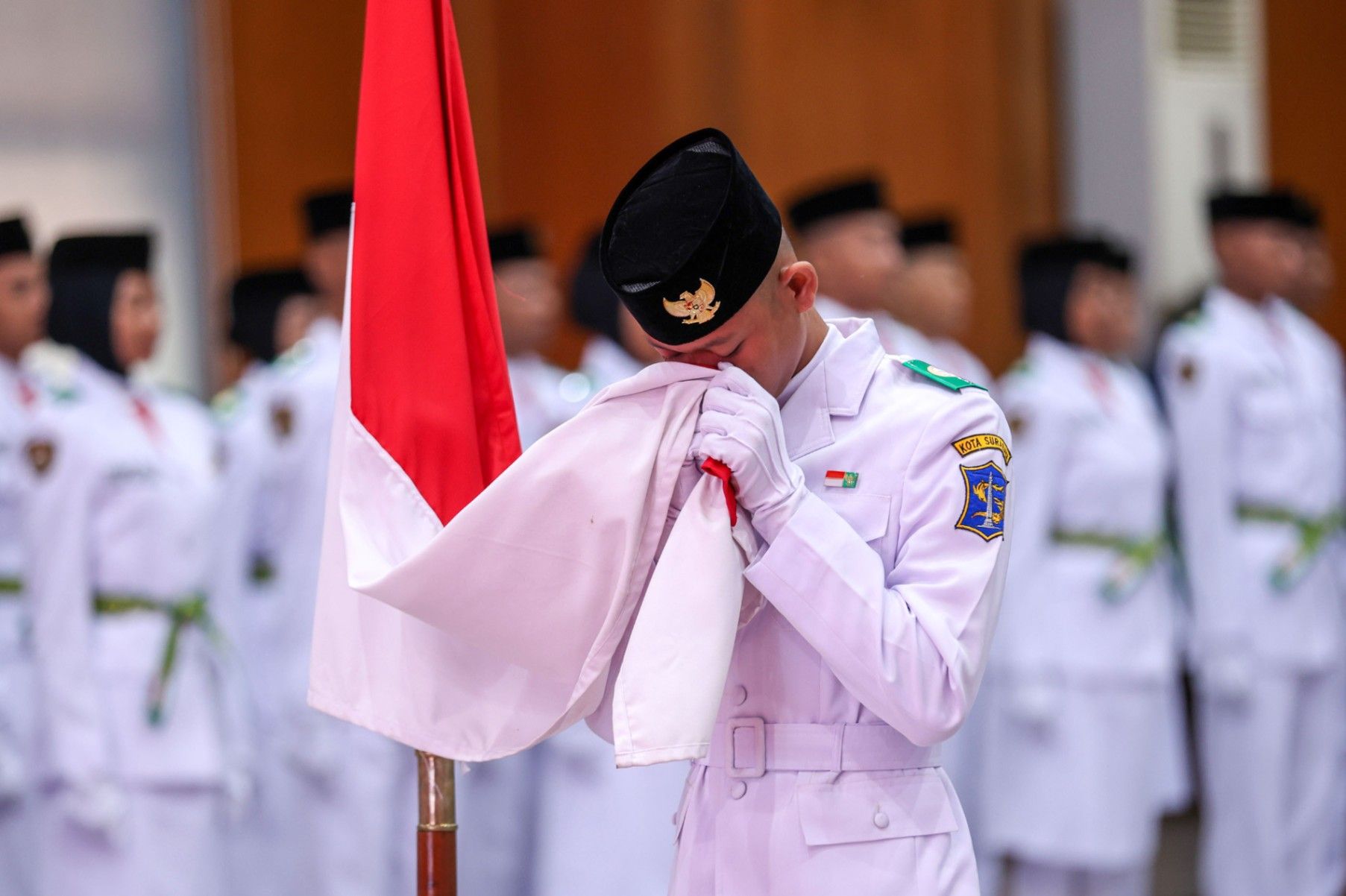 Pemkot Surabaya Kukuhkan 97 Anggota Paskibraka 2025, Wali Kota Eri Titip Pesan Pancasila