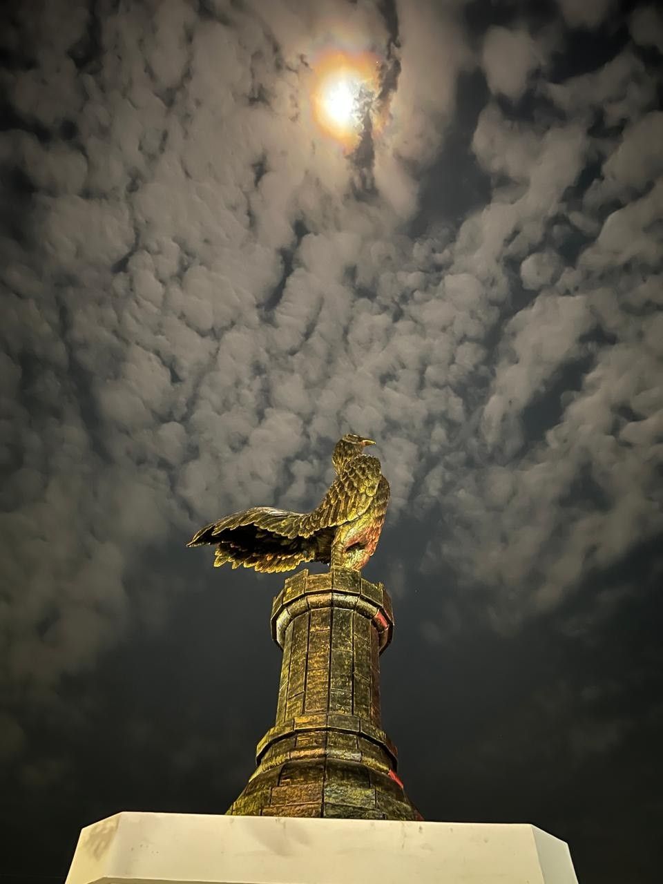 Surabaya Punya Ikon Baru, Monumen “Ayam Jago” di Lidah Wetan jadi Simbol Perjuangan Raden Sawunggaling