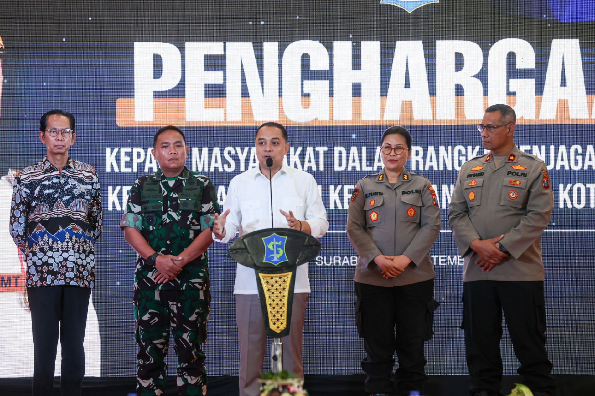 Pemkot Surabaya Beri Penghargaan untuk 37 Warga yang Berani Jaga Keamanan Kota