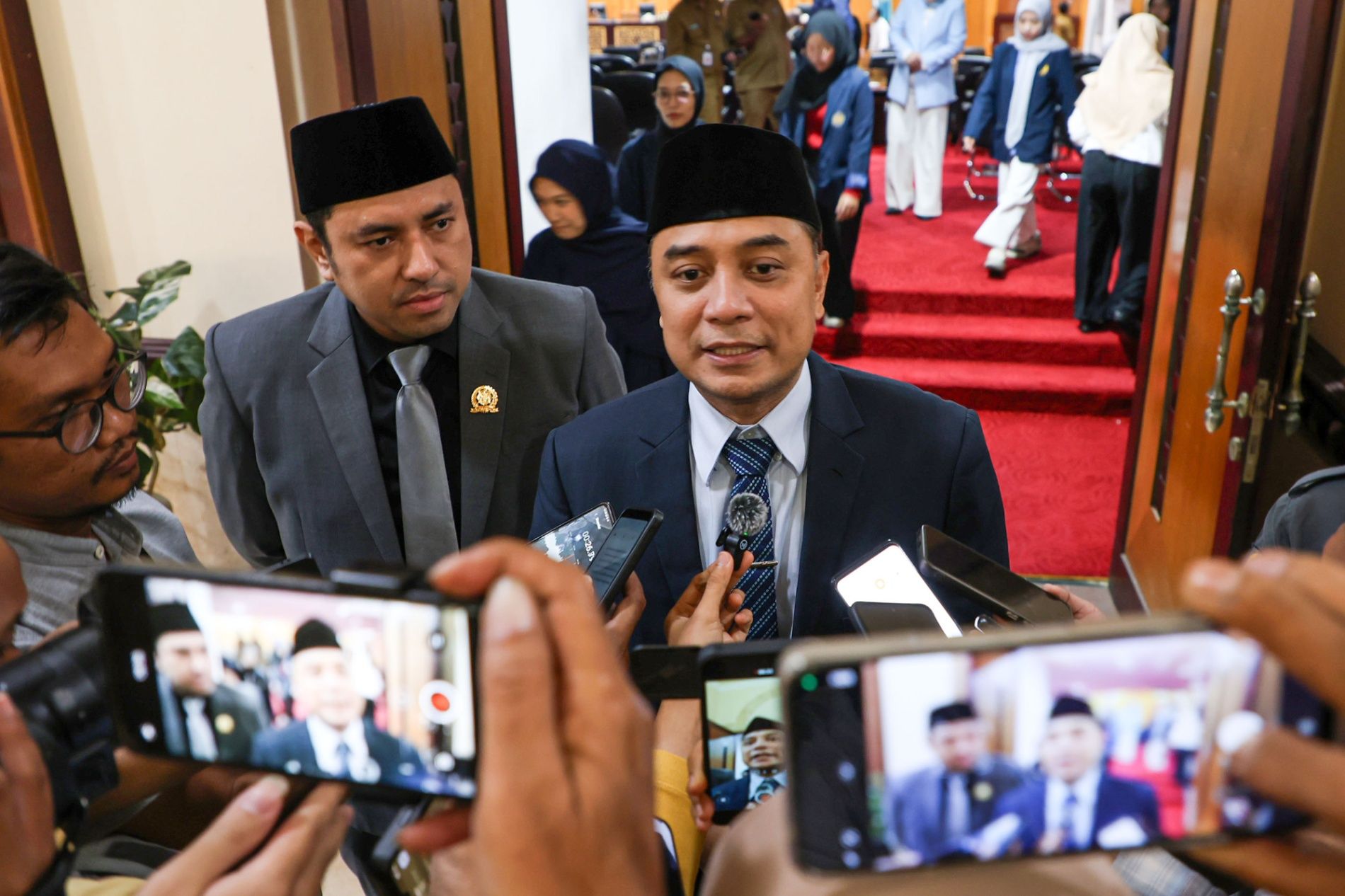 Wali Kota Eri Perintahkan Inspektorat Panggil Manajemen KBS Terkait Pawang Tunggangi Anak Gajah