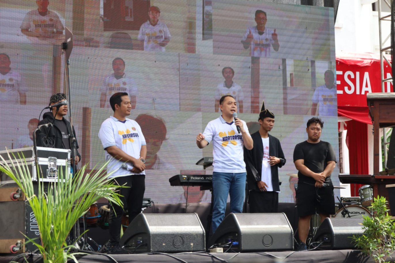 Puncak BBKT 2025, Wali Kota Eri Cahyadi Terima "Dasa Cita" dari Karang Taruna Surabaya