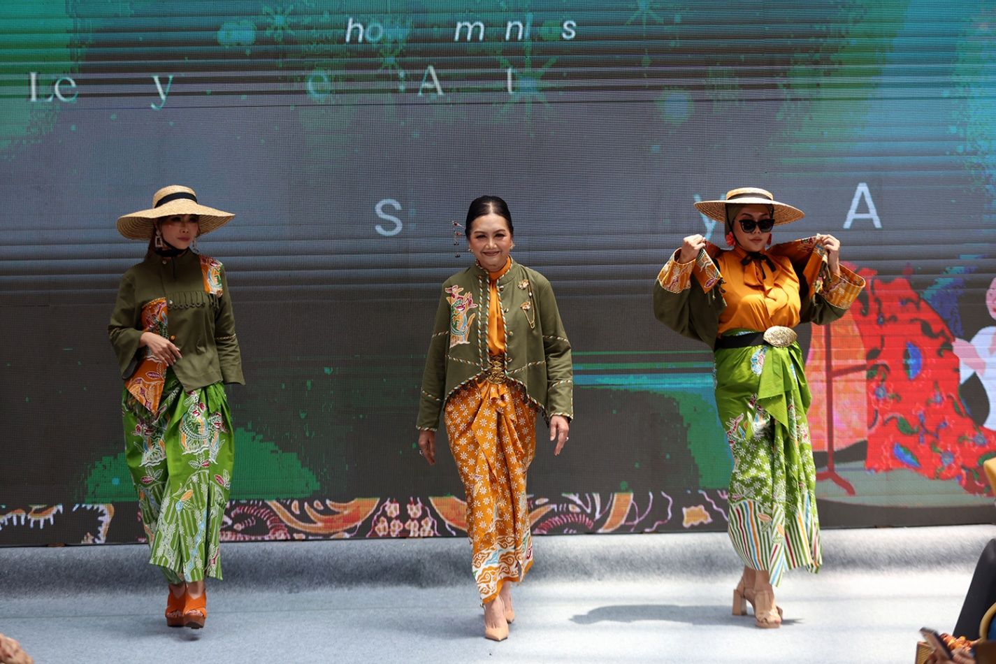 Buka Loka Batik 2025, Pemkot Surabaya dan Dekranasda Ajak Gen Z Lestarikan Warisan Budaya dan Bangkitkan UMKM