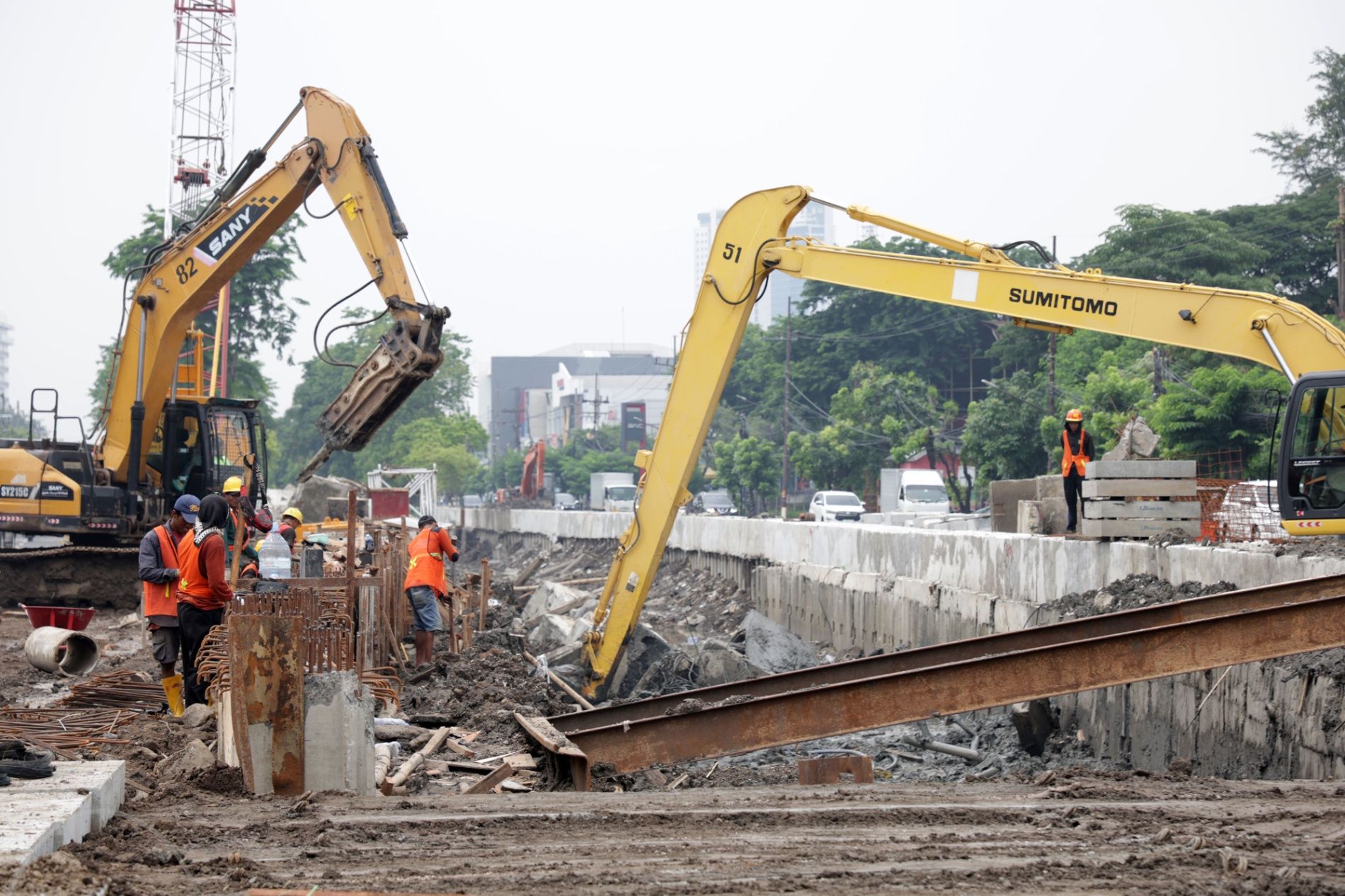 Wali Kota Eri All Out Kawal Rumah Pompa Prapen, Target Genangan Surabaya Timur Tuntas!