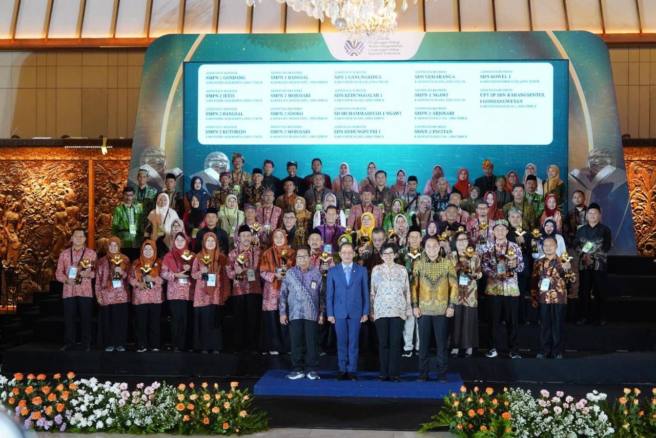 Surabaya Raih 30 Penghargaan Adiwiyata Terbanyak se-Indonesia, Targetkan Seluruh Sekolah Lolos di 2026