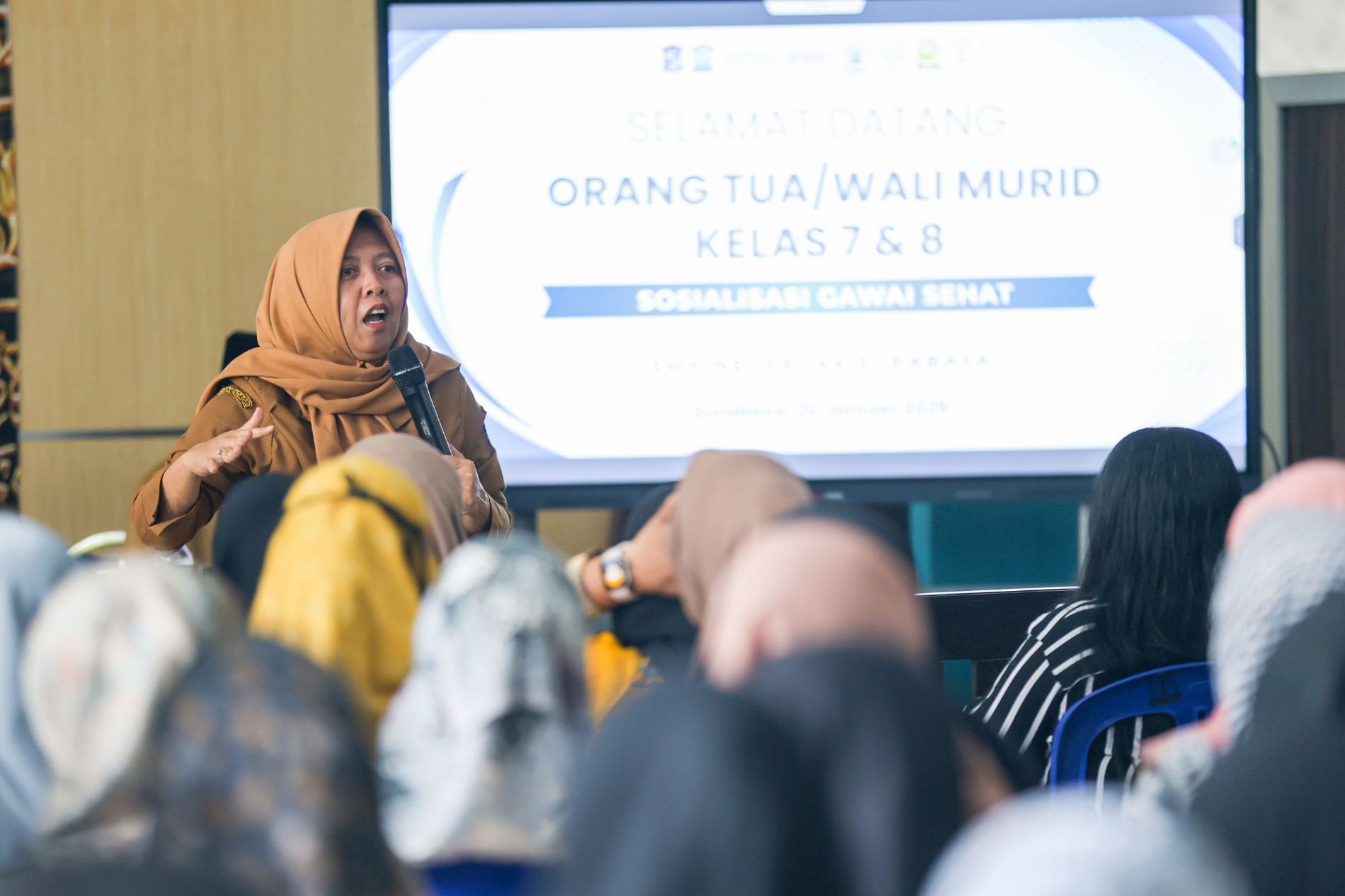 Kepala Dispendik Surabaya Ajak Orang Tua Kompak Awasi Penggunaan Gawai Terhadap Anak