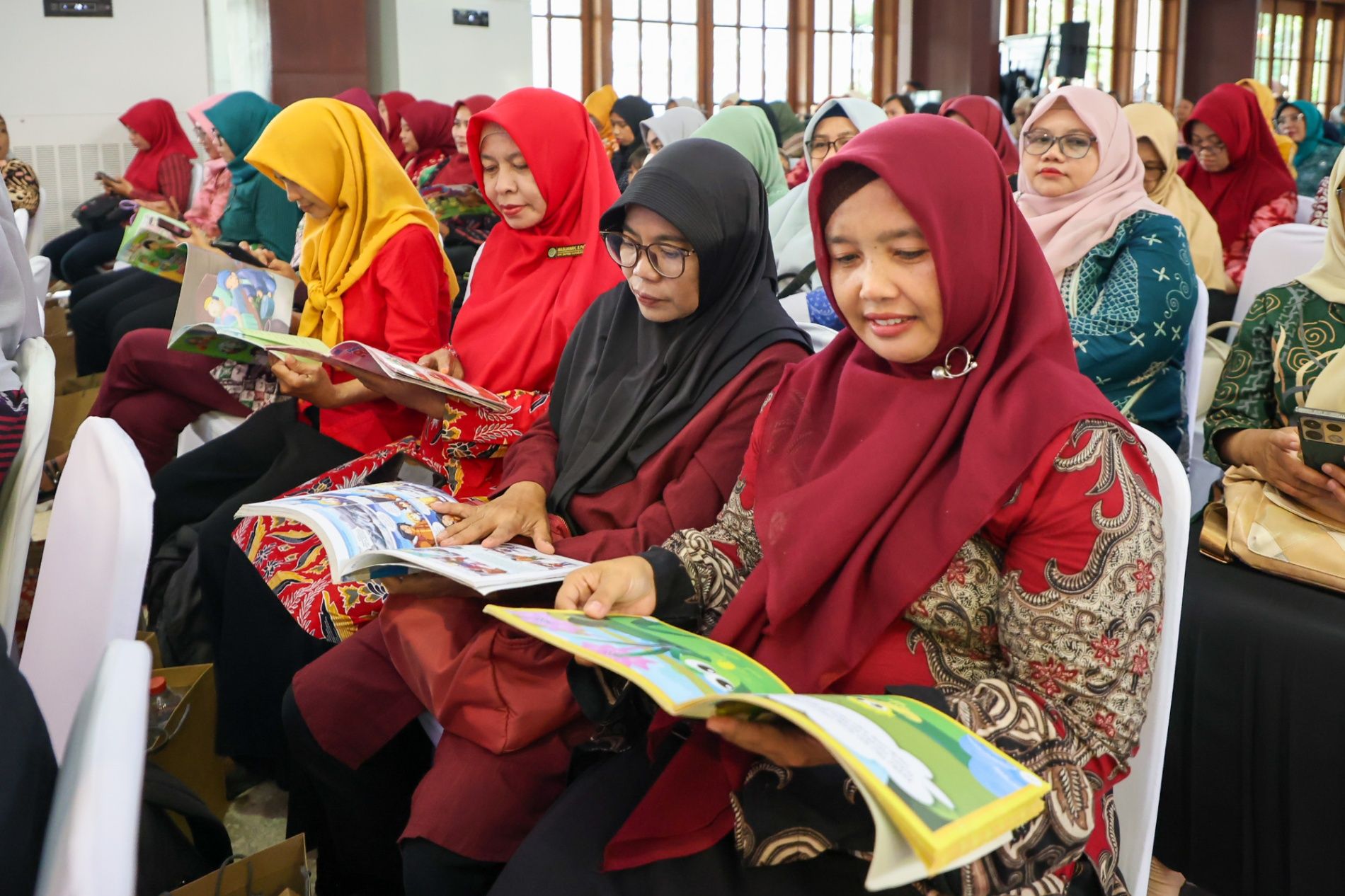 Bangun Minat Baca Anak, Pemkot Surabaya Gaungkan Gerakan Membaca Nyaring