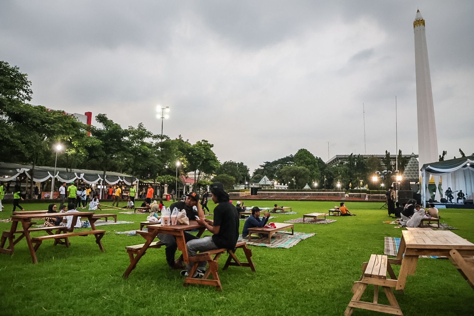 Hari Terakhir! Ngabuburit Seru di Tugu Pahlawan, Mini Camping hingga Ludruk Legendaris Meriahkan Ramadan 2026