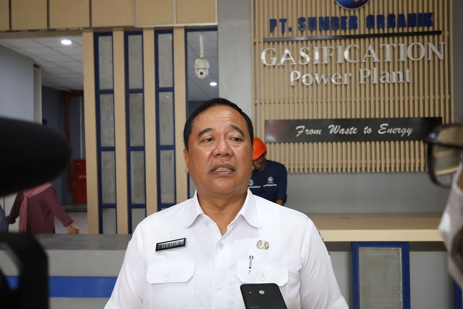 Viral Truk Bawa Sampah Berserakan, DLH Surabaya: Armada Pengangkut Wajib Tertutup dan Laik Jalan