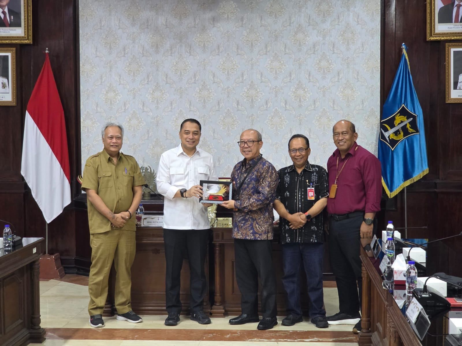 Pemkot Surabaya Teken Akta Perjanjian Pembiayaan Alternatif dengan Bank Jatim