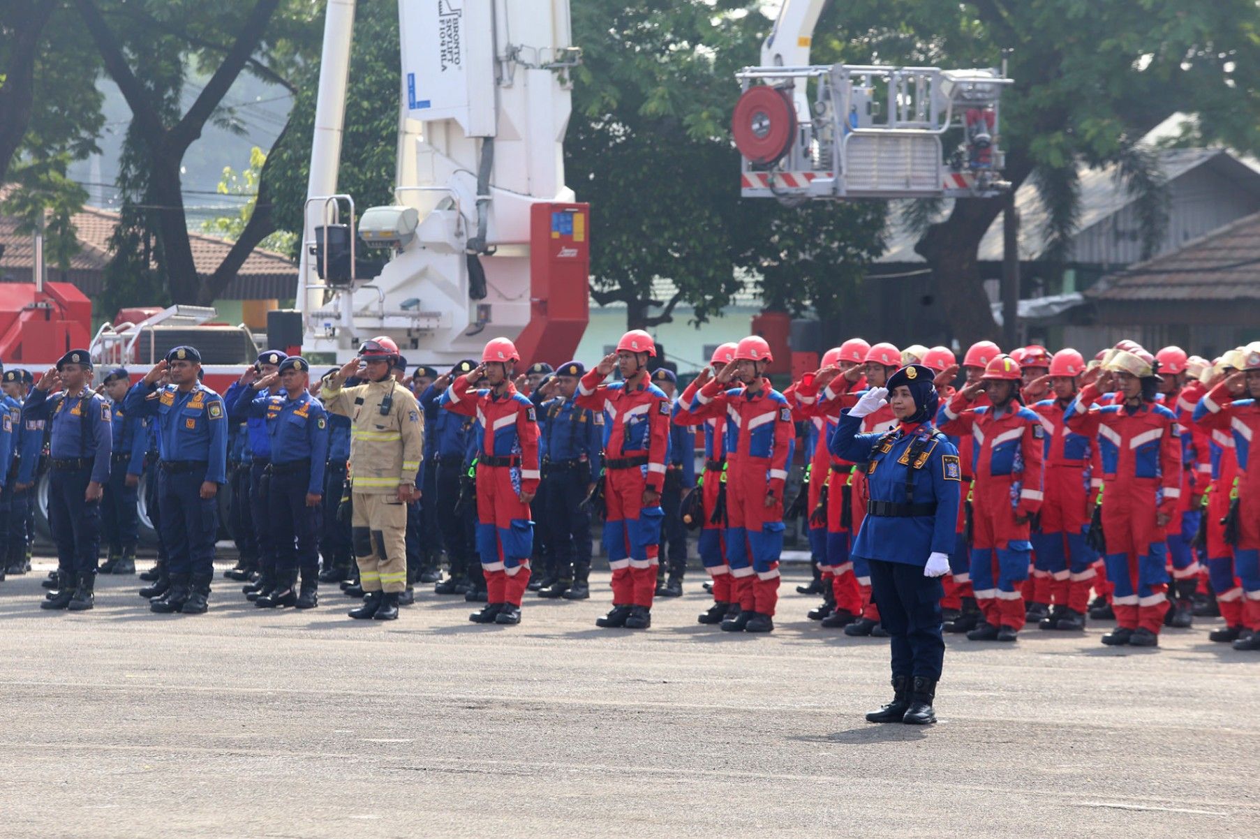 Damkar Surabaya Tetap Siaga Saat Lebaran 2026, Warga Diimbau Cek Listrik dan Lepas Tabung LPG Sebelum Mudik