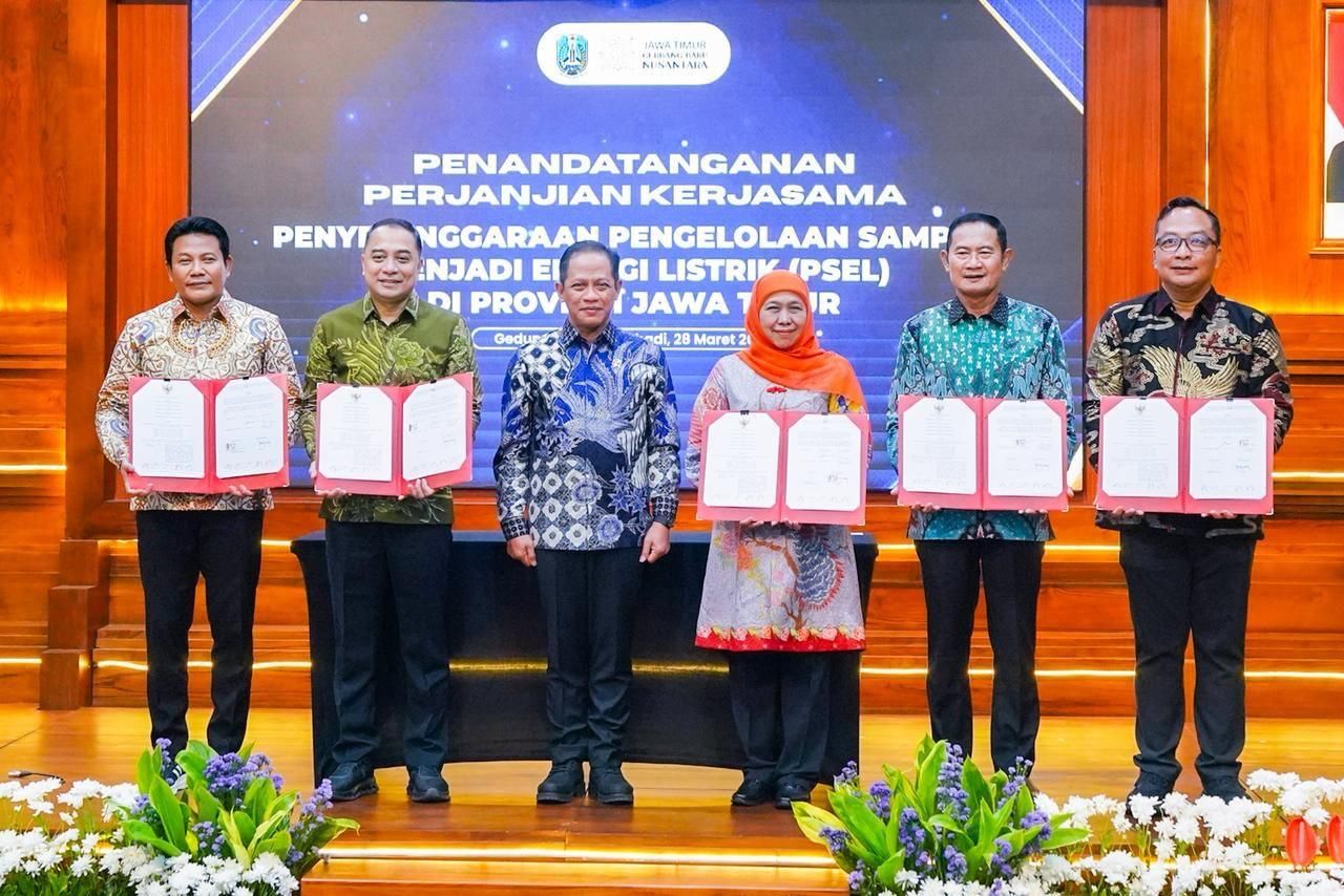 Kolaborasi Lintas Daerah, Wali Kota Eri Cahyadi Bersama Gubernur Jatim Teken PKS PSEL