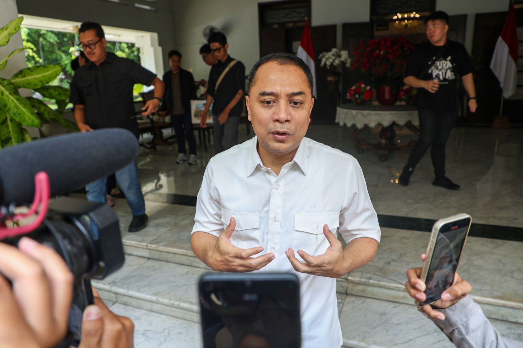 Wujudkan Surabaya Kota Jasa, Wali Kota Eri Tekankan Transparansi Layanan Lewat Digitalisasi