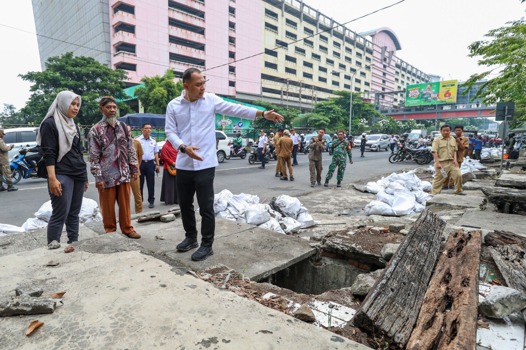 Atasi Kemacetan di Stasiun Wonokromo, Pemkot Surabaya Lakukan Pelebaran Jalan