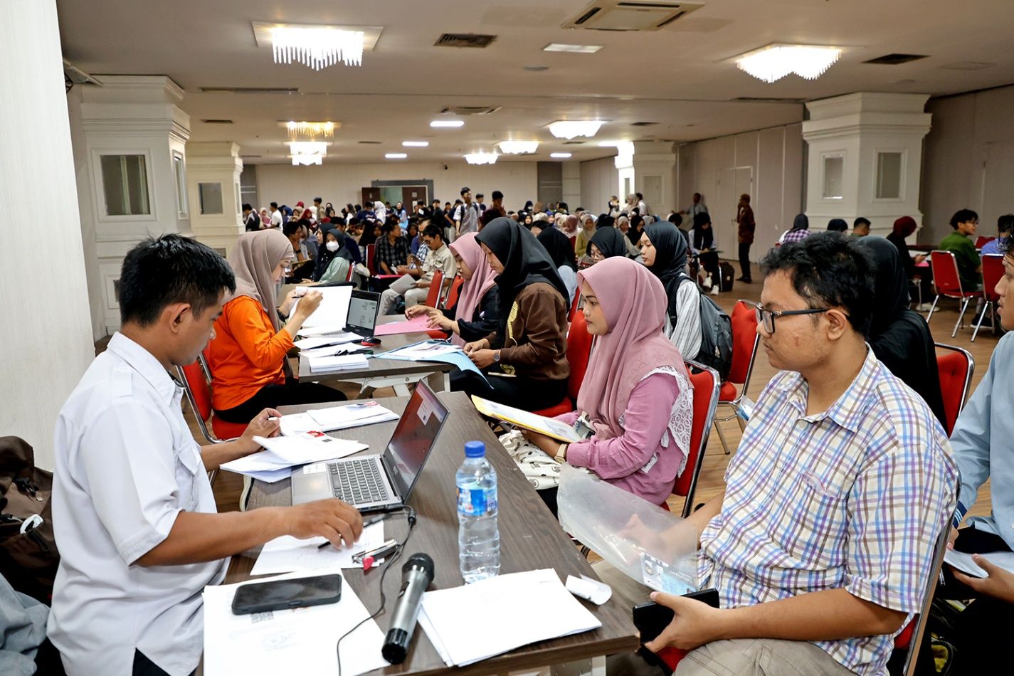 Camat dan Lurah Surabaya Sisir Kampung, Deteksi Pemuda Kesulitan Kuliah karena Faktor Ekonomi