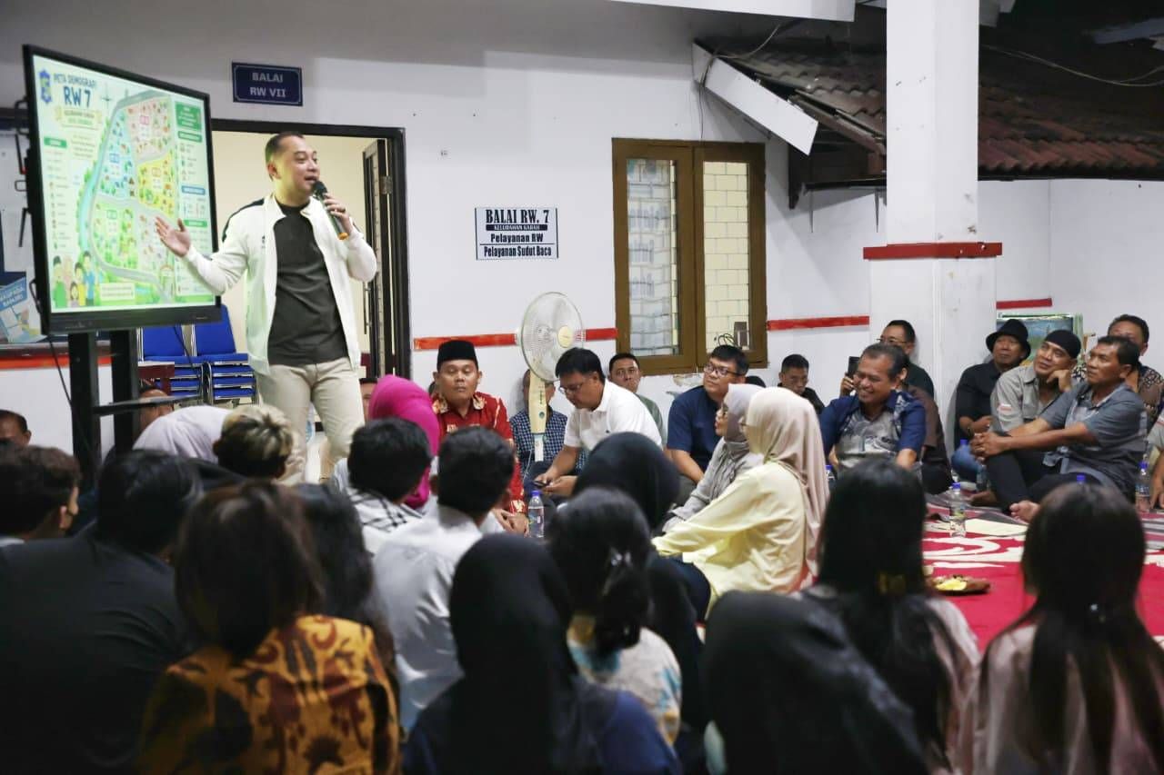 Wali Kota Eri Cahyadi Ajak Gen Z RW 7 Kelurahan Karah Bergerak Lakukan Pemilahan Sampah
