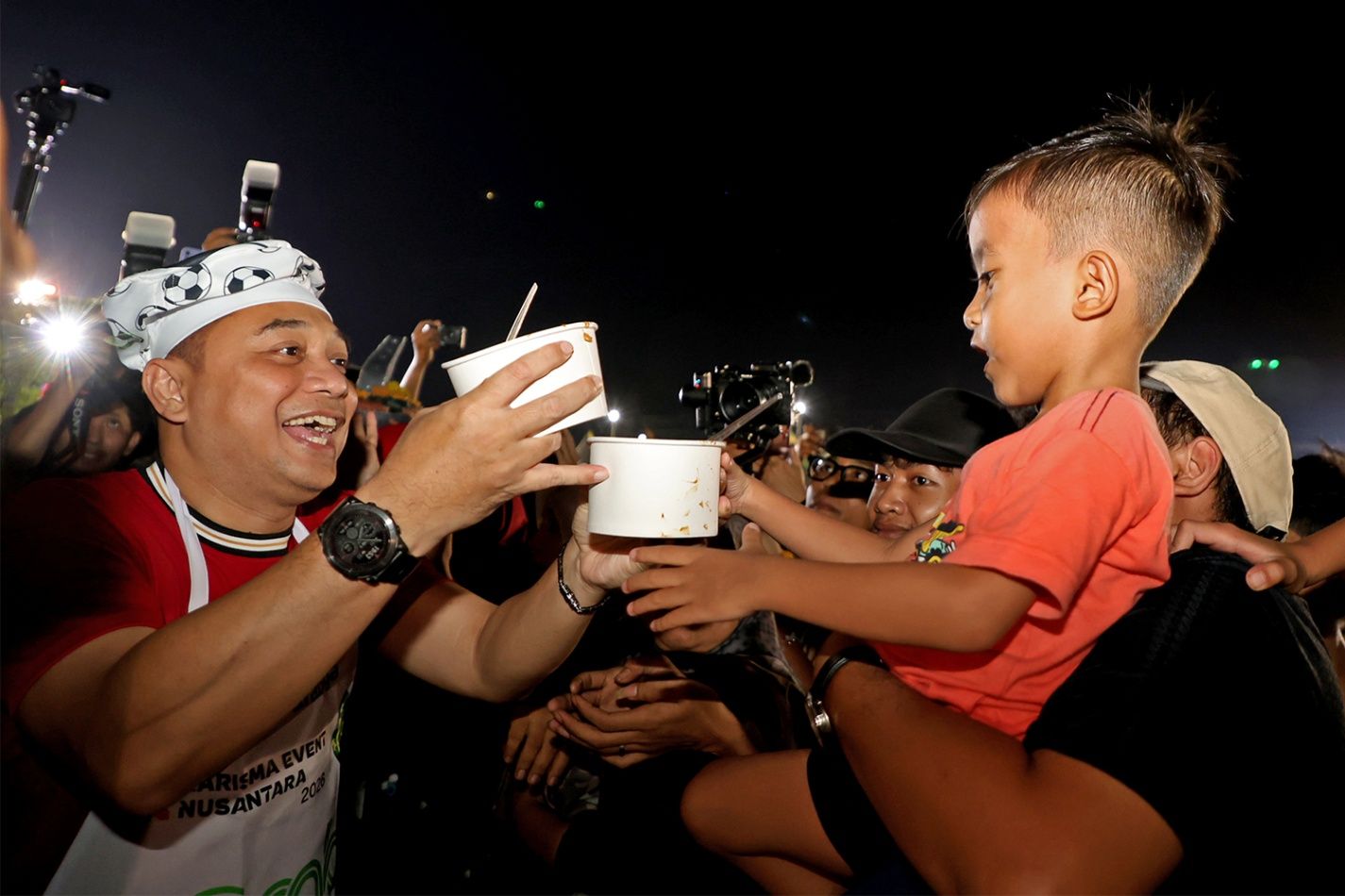 Rujak Phoria 2026 Pecah, Festival Kuliner Ikonik Surabaya Dipenuhi Antusiasme Warga