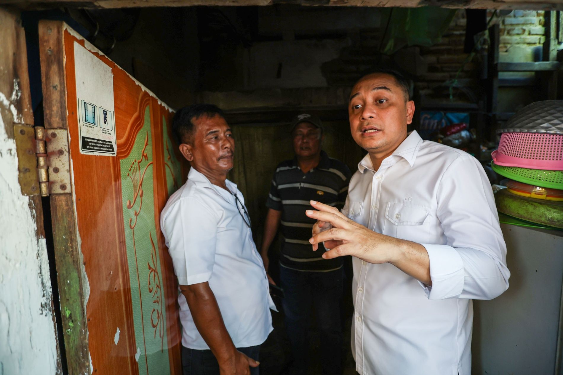 Komitmen Berikan Hunian Layak, Pemkot Surabaya Raih Penghargaan Terbaik I Program Rutilahu di Jawa Timur