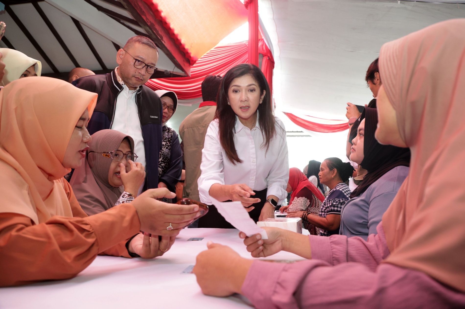 Kota Surabaya Jadi Pilot Project Aplikasi Perlinsos Digital, Pangkas Waktu Verifikasi Bansos Jadi 15 Menit