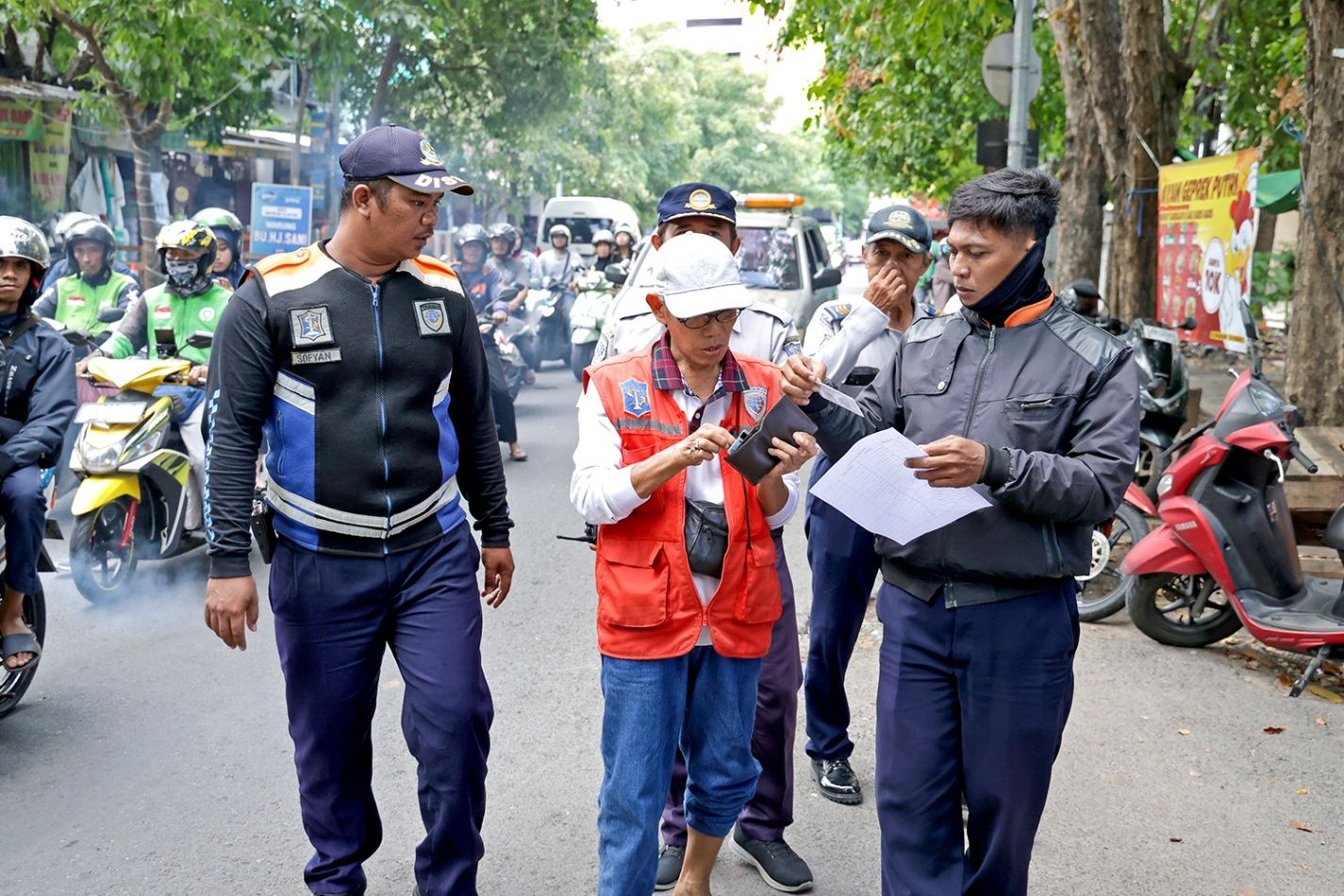 Percepatan Parkir Digital, Pemkot Surabaya Hentikan 163 Jukir Tak Tertib Administrasi