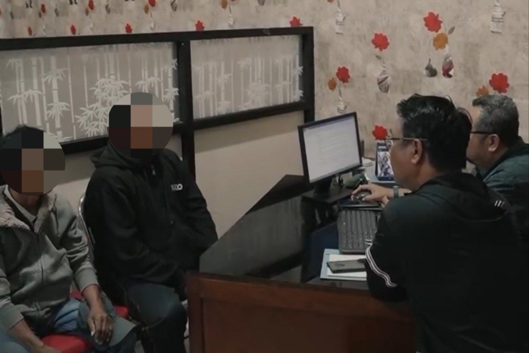 Pemkot Surabaya Tindak Tegas Dugaan Pungli Petugas DLH di Tugu Pahlawan, Dua Orang Disanksi