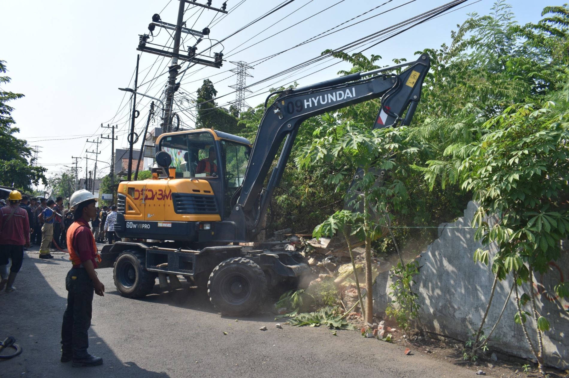 Siapkan untuk Puskesmas hingga Pos Pemadam Kebakaran, Pemkot Surabaya Tertibkan Lahan Aset 5.500 Meter Persegi di Ngagel Timur