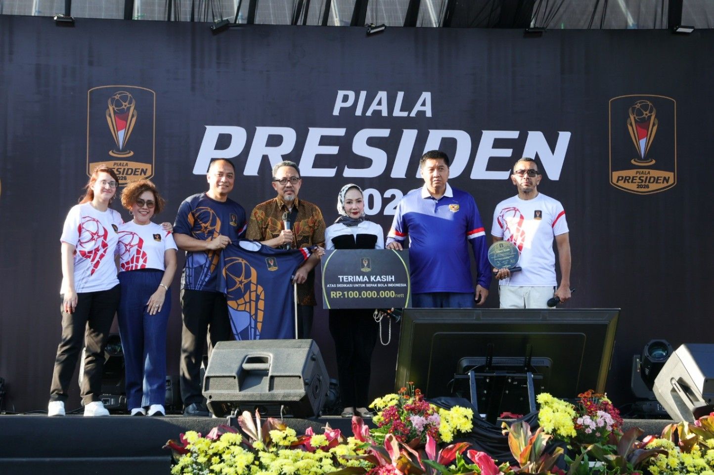 Didampingi Wali Kota Eri, Maruarar Sirait Umumkan Lokasi Semifinal dan Final Piala Presiden 2026
