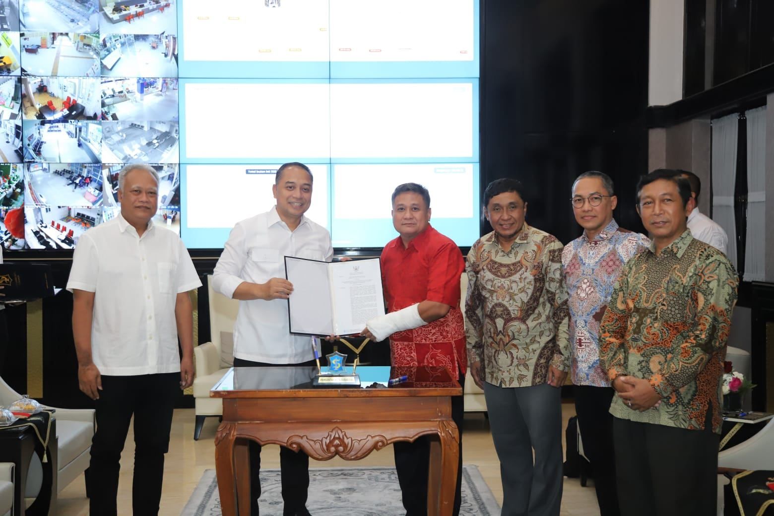 Wali Kota Eri Targetkan Air Bersih Mengalir 24 Jam, Direksi PAM Surya Sembada Diminta Libatkan Investor