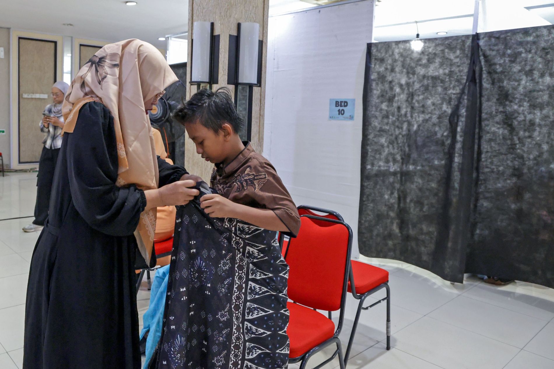 Gotong Royong Perkuat Kampung Pancasila, Pemkot Surabaya dan DWP Gelar Khitan Massal untuk 280 Anak