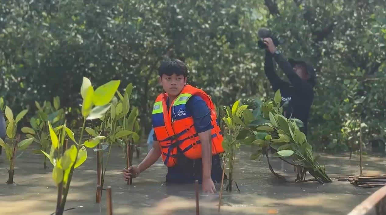 Pelajar Surabaya Raih Juara 1 International Young Eco-Hero Award 2026
