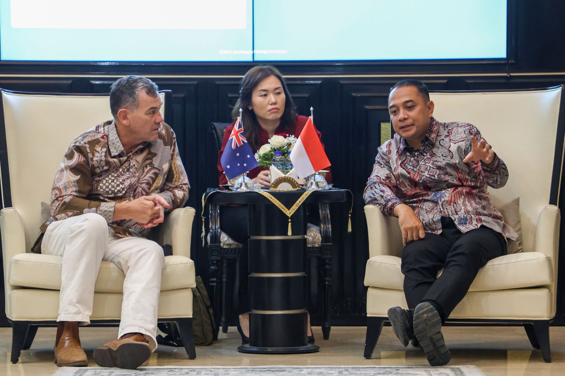 Pemkot Surabaya Gandeng Western Sydney University, Mahasiswa Australia Turun Dampingi Warga