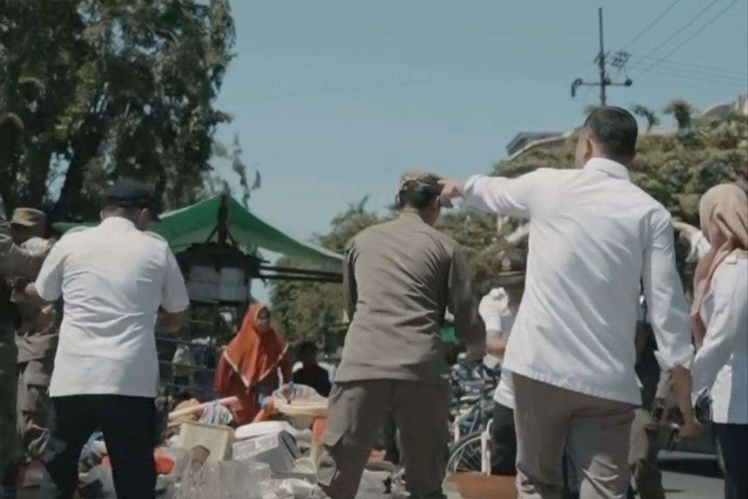 Atasi Macet dan Genangan, Pemkot Surabaya Tata Aktivitas Perdagangan  di Jalan Pucang Anom