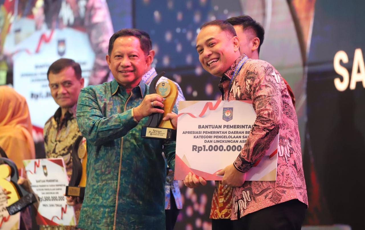 Bukan Main! Pemkot Surabaya Sabet Tiga Penghargaan Sekaligus dari Kemendagri dan Kemen PKP