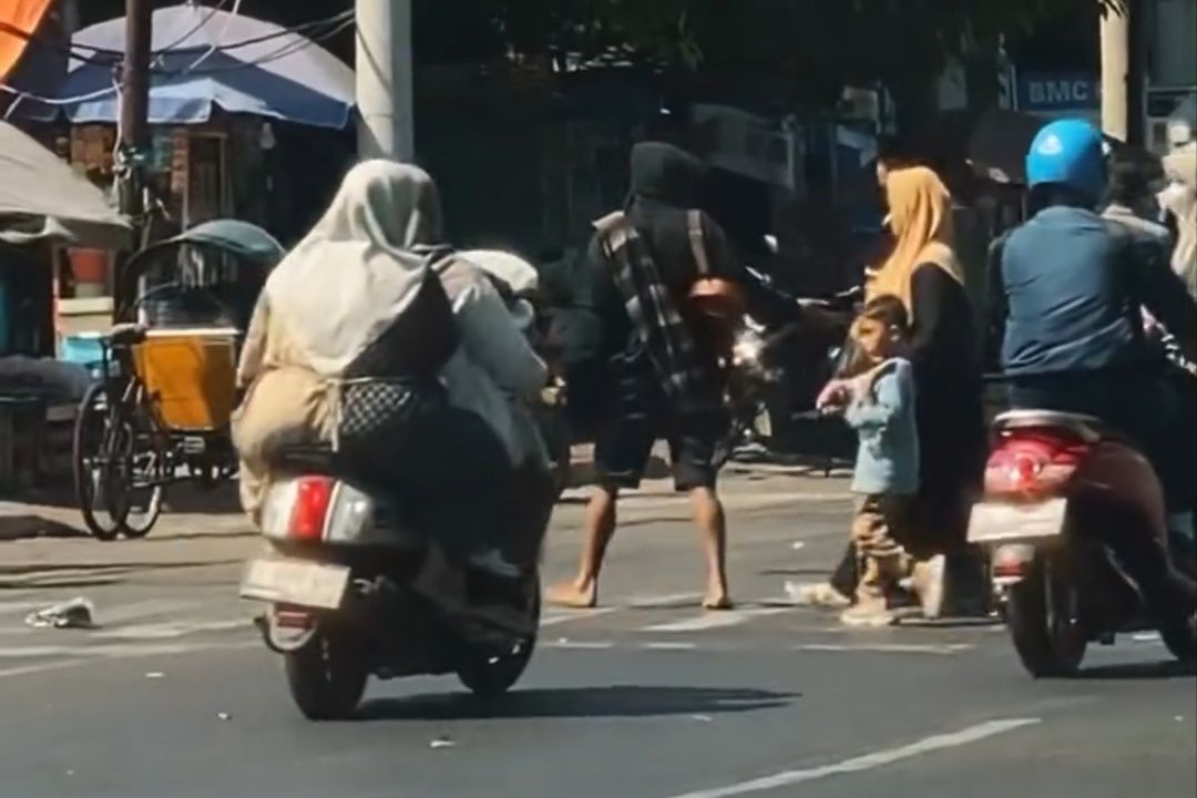 Keluhan Peziarah Soal Anjal dan Pengemis di Ampel Ditindaklanjuti, Wali Kota Eri: Pengawasan Diperketat