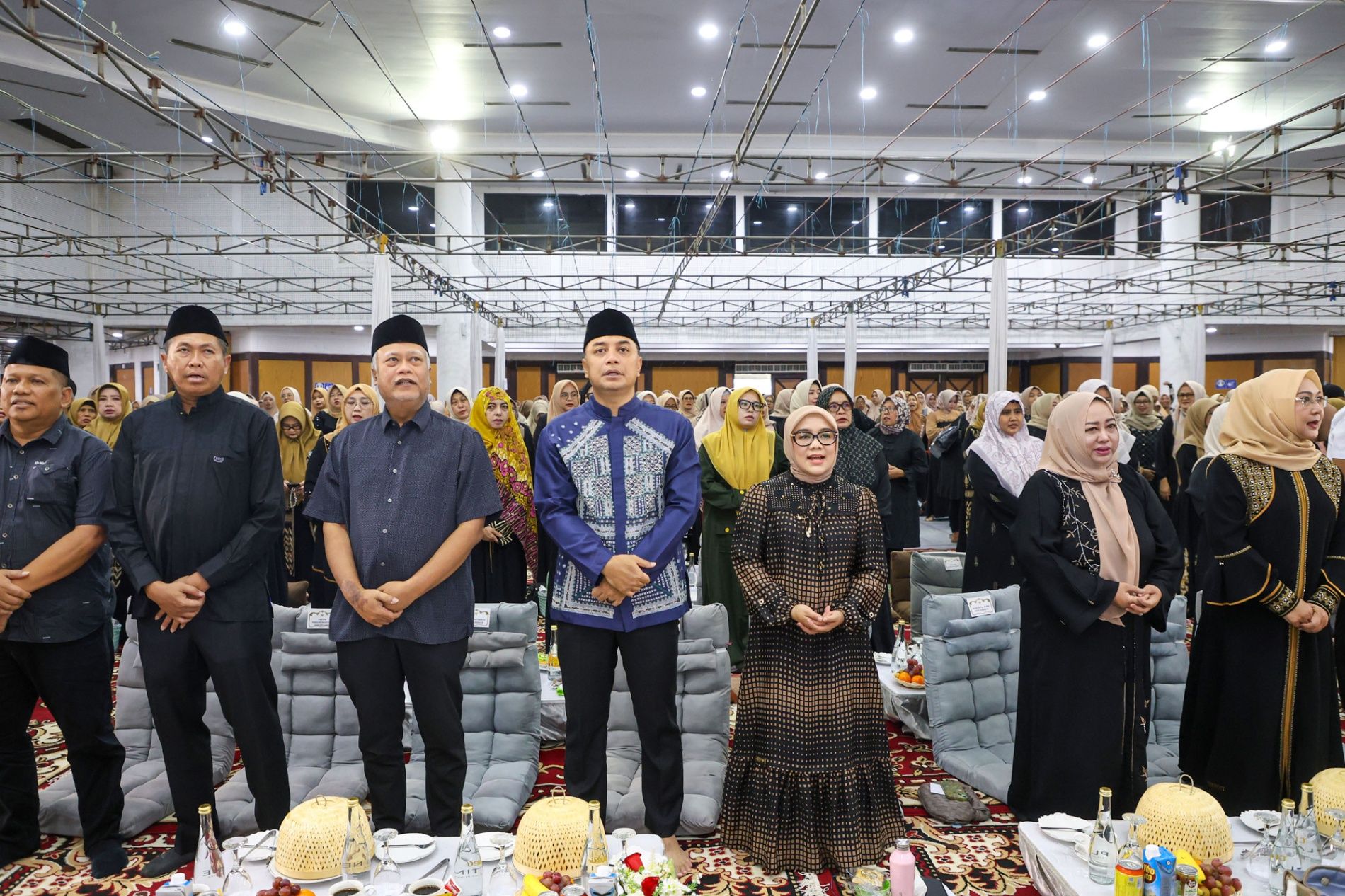 Ribuan Ibu PKK Surabaya Peringati Maulid Nabi dengan Tradisi Brayakan, 2.233 Barang Dibagikan