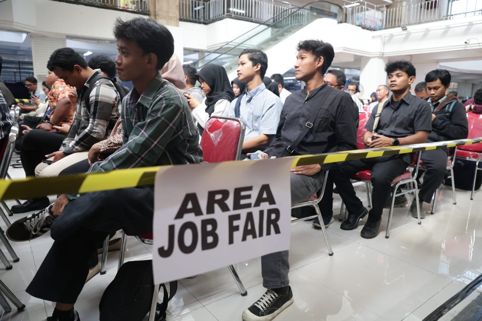 Pemkot Surabaya Buka Mini Job Fair di eks Hi-Tech Mall, 1.600 Pelamar Berebut Lowongan
