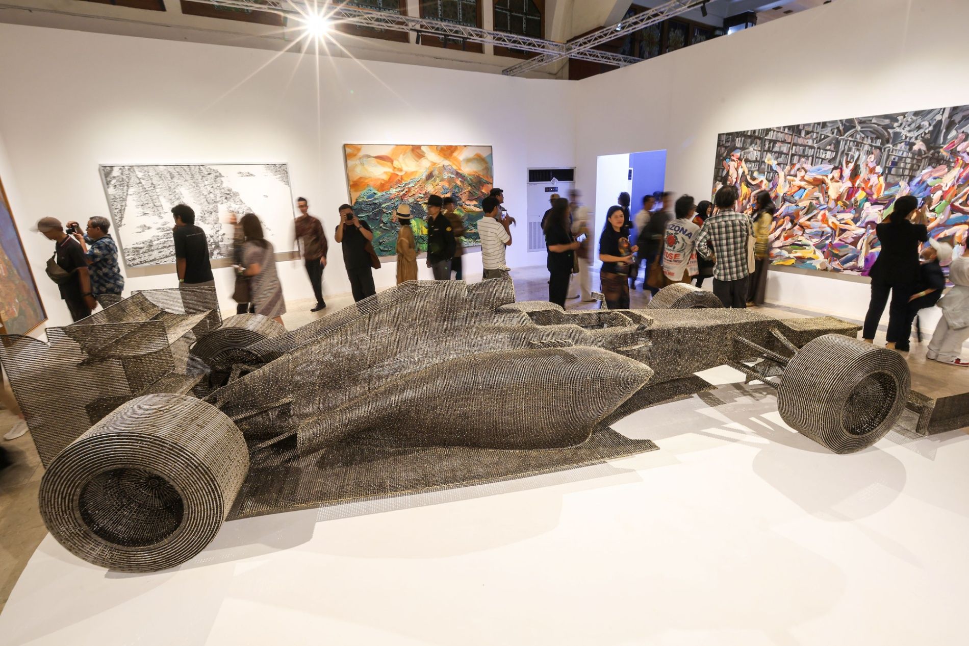 Resmi Dibuka, Pemkot Surabaya Ajak Warga Nikmati Ratusan Karya Seni Kontemporer di ARTSUBS 2026