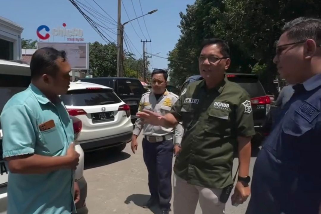 Dishub Surabaya Tindaklanjuti Aduan Warga, Parkir Chicco Swalayan Kini Pakai Voucher Gratis