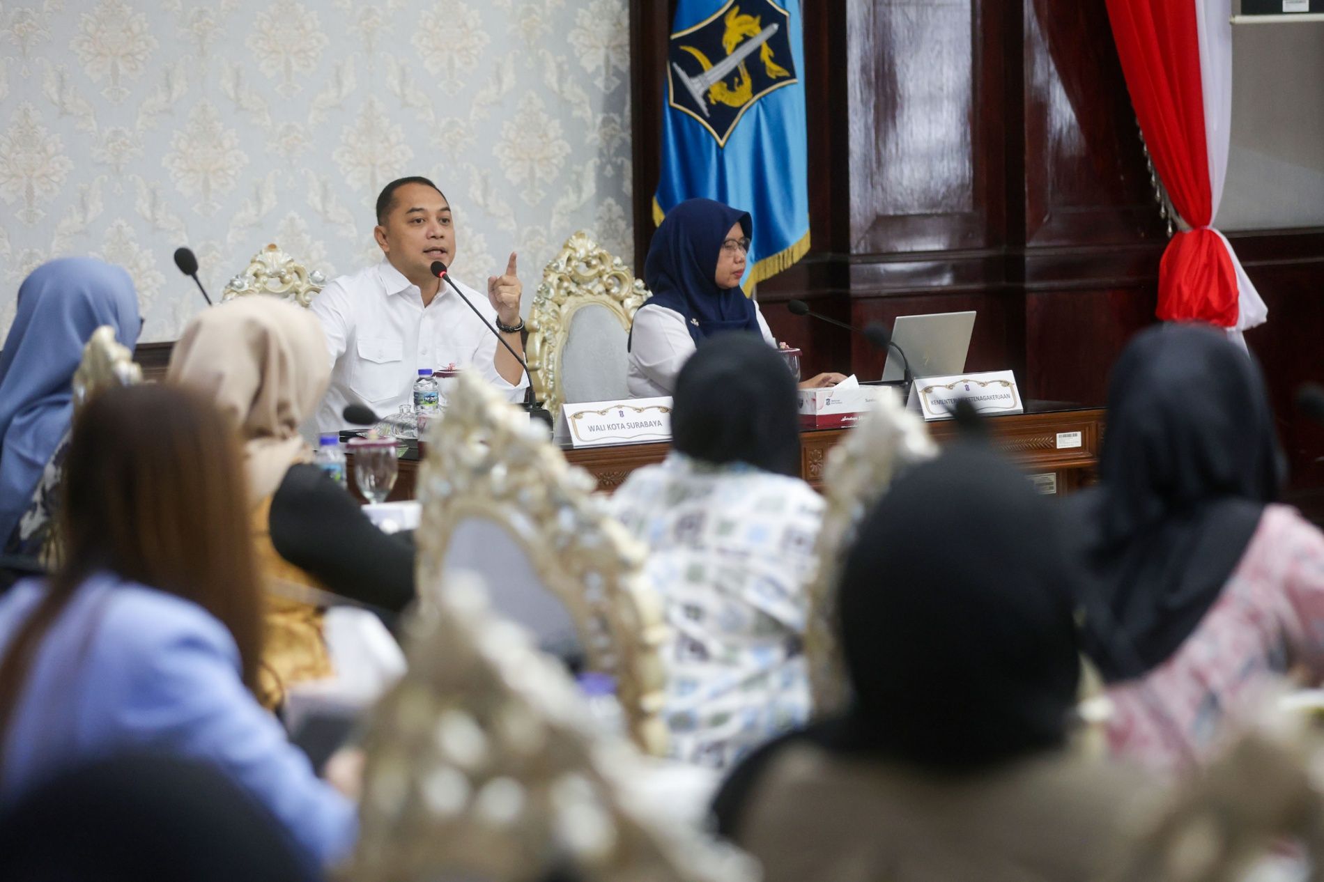 Gelar Pembinaan P3RT, Wali Kota Eri Tegaskan Larangan Denda Berat Bagi Pekerja