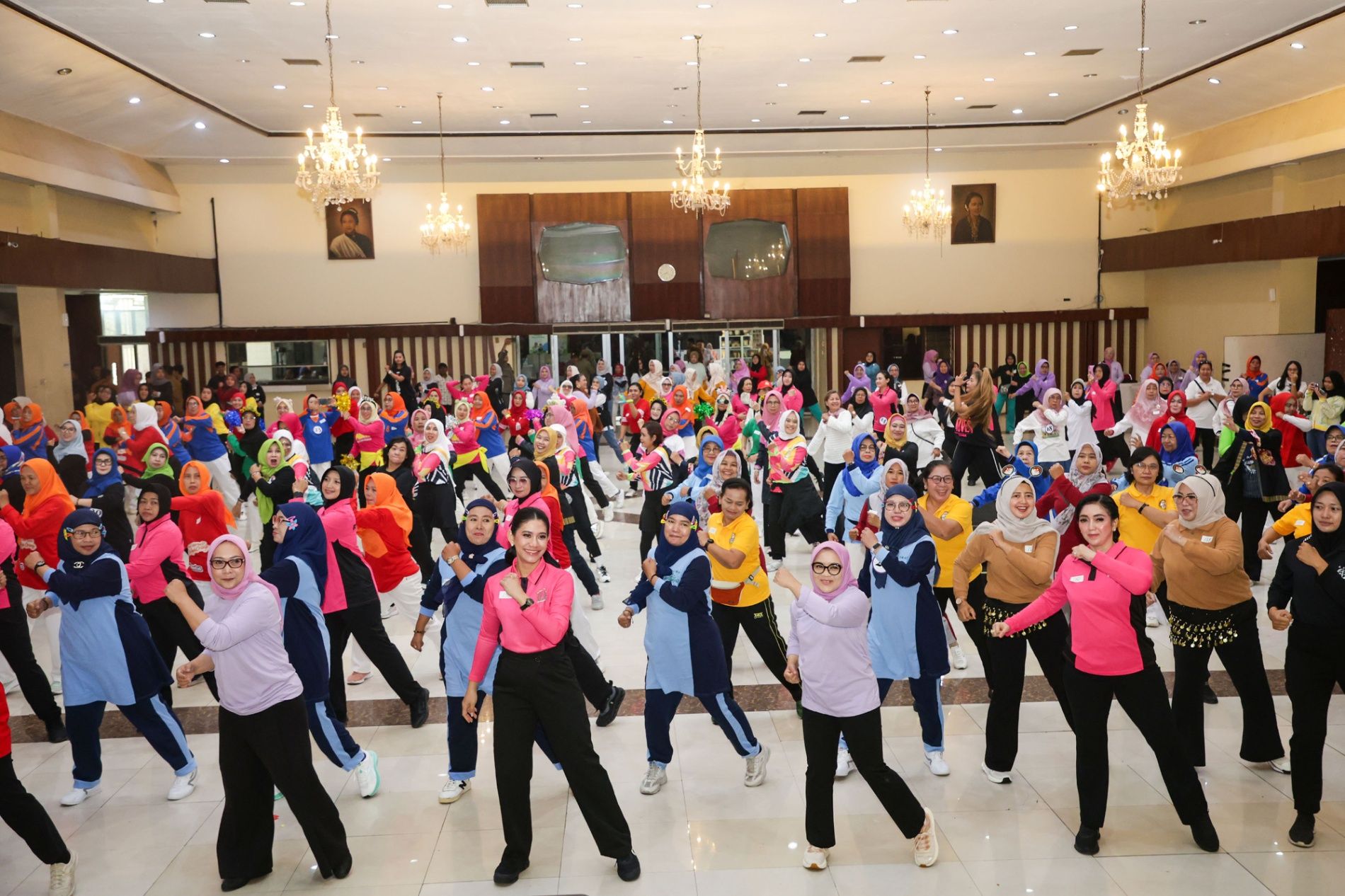 Ribuan Perempuan Surabaya Tumpah di GOW Fit-Fest 2026