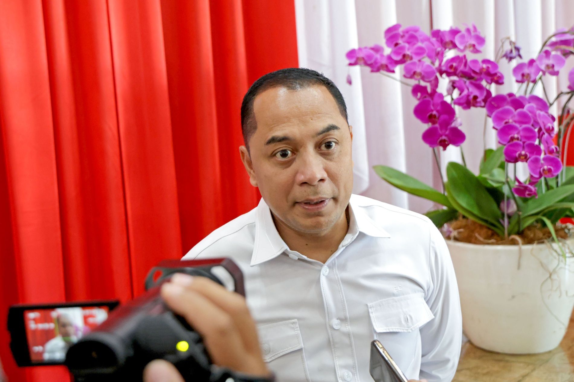Verifikasi Bansos Surabaya Lewat Musyawarah RT, Wali Kota Eri Minta Warga Tak Pinjamkan KTP