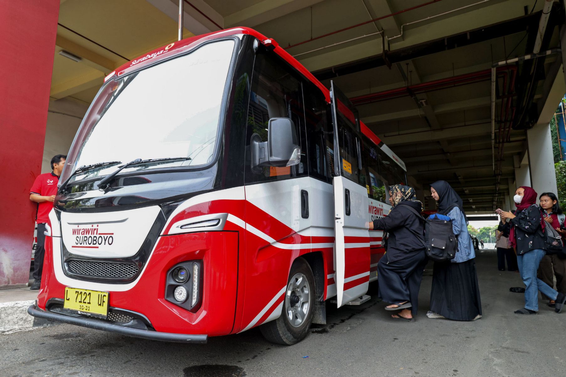 Pemkot Surabaya Upgrade Kapasitas Feeder WiraWiri, Operasikan 18 Armada