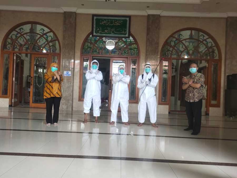 Dukung Program Kesehatan Lingkungan di Tengah Pandemi, Wali Kota Risma Raih Penghargaan dari HAKLI