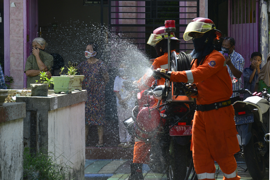 Pemkot Surabaya Pastikan Bahan Penyemprotan Disinfektan Aman untuk Manusia