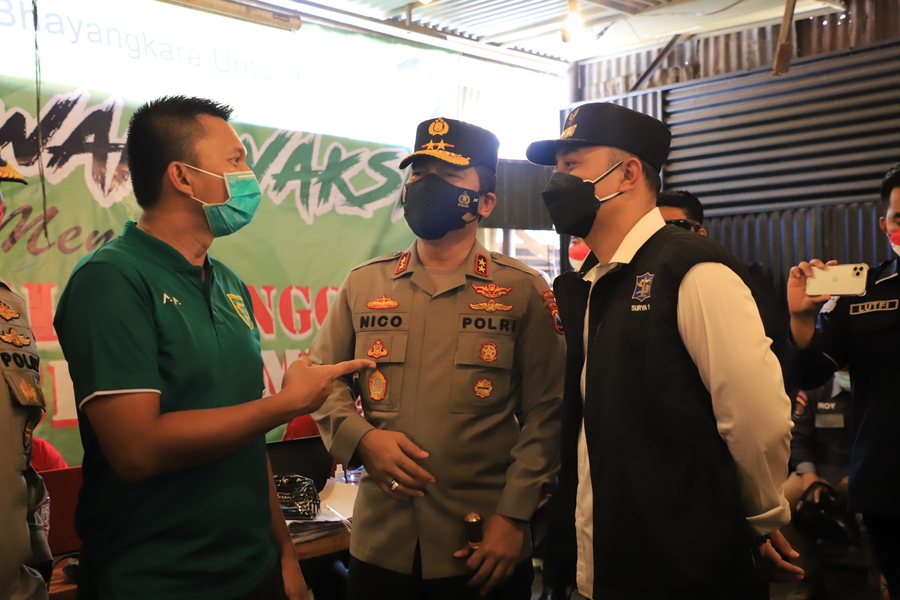 Bersama Kapolda Tinjau Vaksinasi, Wali Kota Eri Berharap Bonek dan Persebaya Selalu Jaya