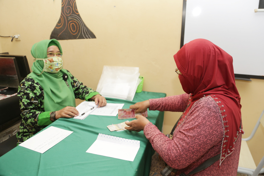 Ikuti Perintah Wali Kota, Koperasi Sekolah di Surabaya Kembalikan Uang Siswa MBR yang Terlanjur Beli Seragam