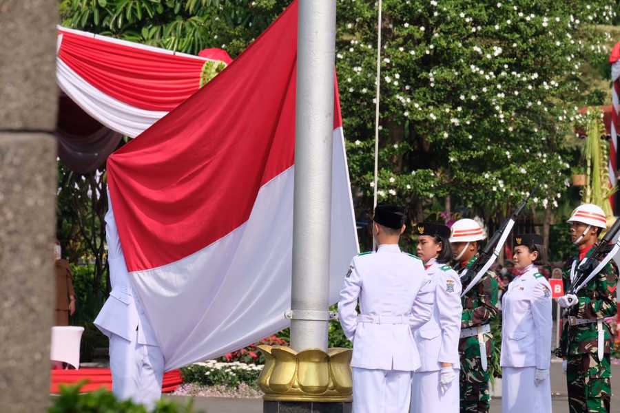 Upacara Hari Pahlawan Sukses Digelar di Halaman Balai Kota, Pemkot Surabaya Libatkan Ratusan Petugas Gabungan