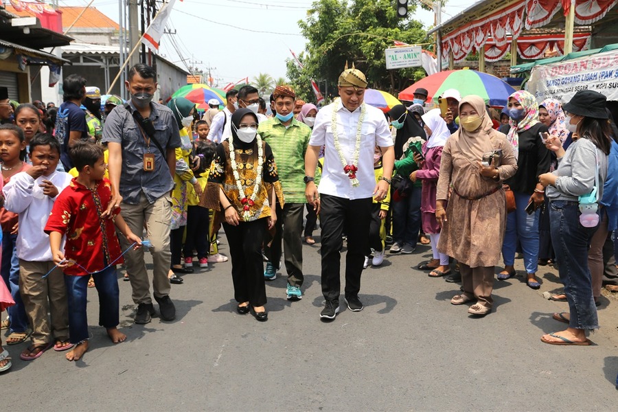 Hadir di Tengah Acara Sedekah Bumi, Wali Kota Eri Cahyadi Ajak Warga Lestarikan Budaya