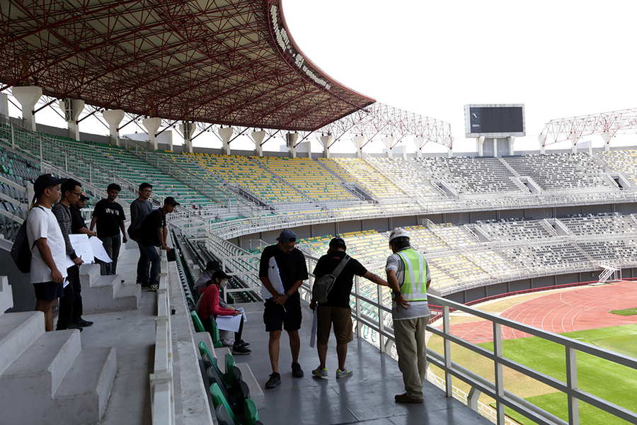 Pemkot Surabaya Dampingi Panitia Lokal Piala Dunia U-17 Inspeksi Stadion GBT